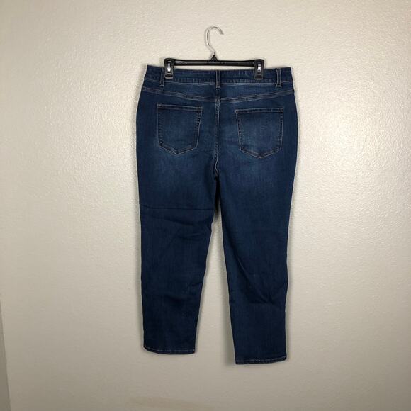 Time & Tru Size 16 Petite Straight Leg Mid Wash Blue Jeans Pockets Casual Work - Picture 4 of 5